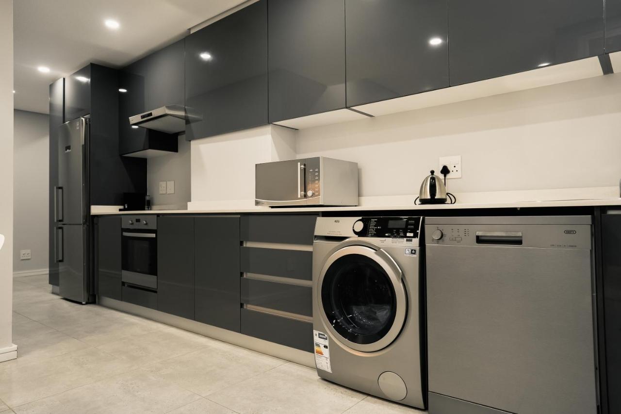 Reserved Suites Illovo โจฮันเนสเบิร์ก ภายนอก รูปภาพ