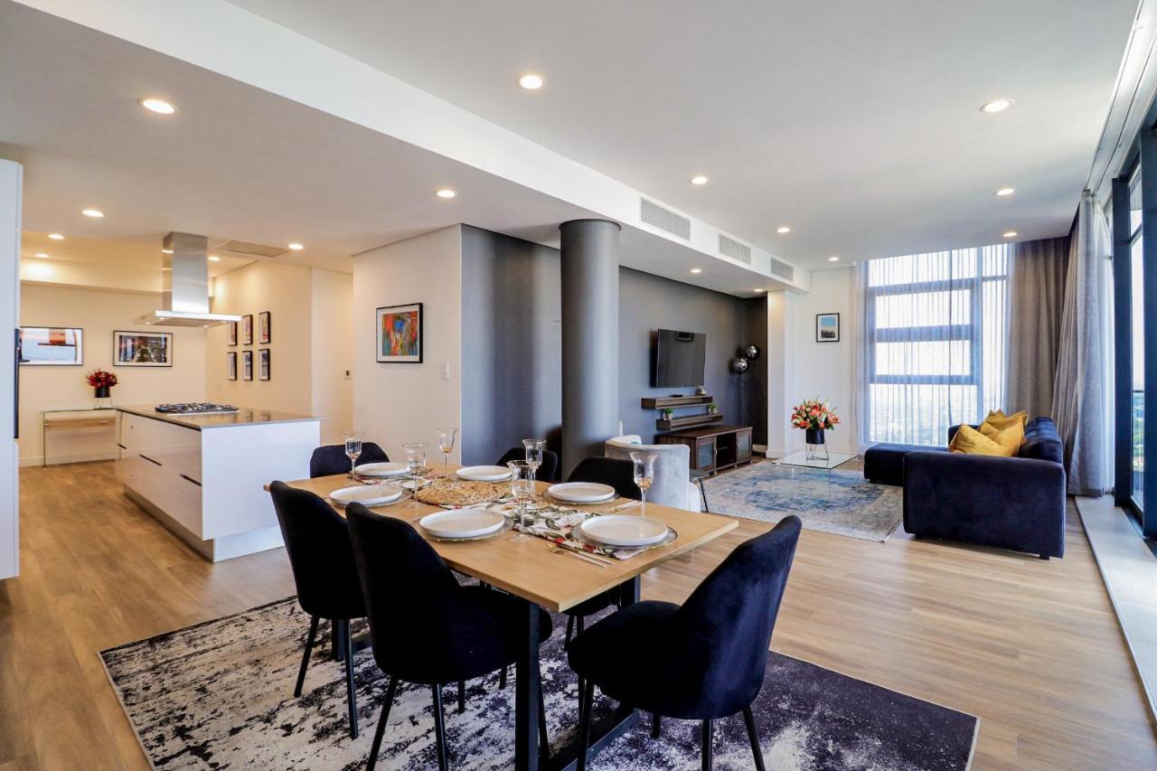 Reserved Suites Illovo โจฮันเนสเบิร์ก ภายนอก รูปภาพ